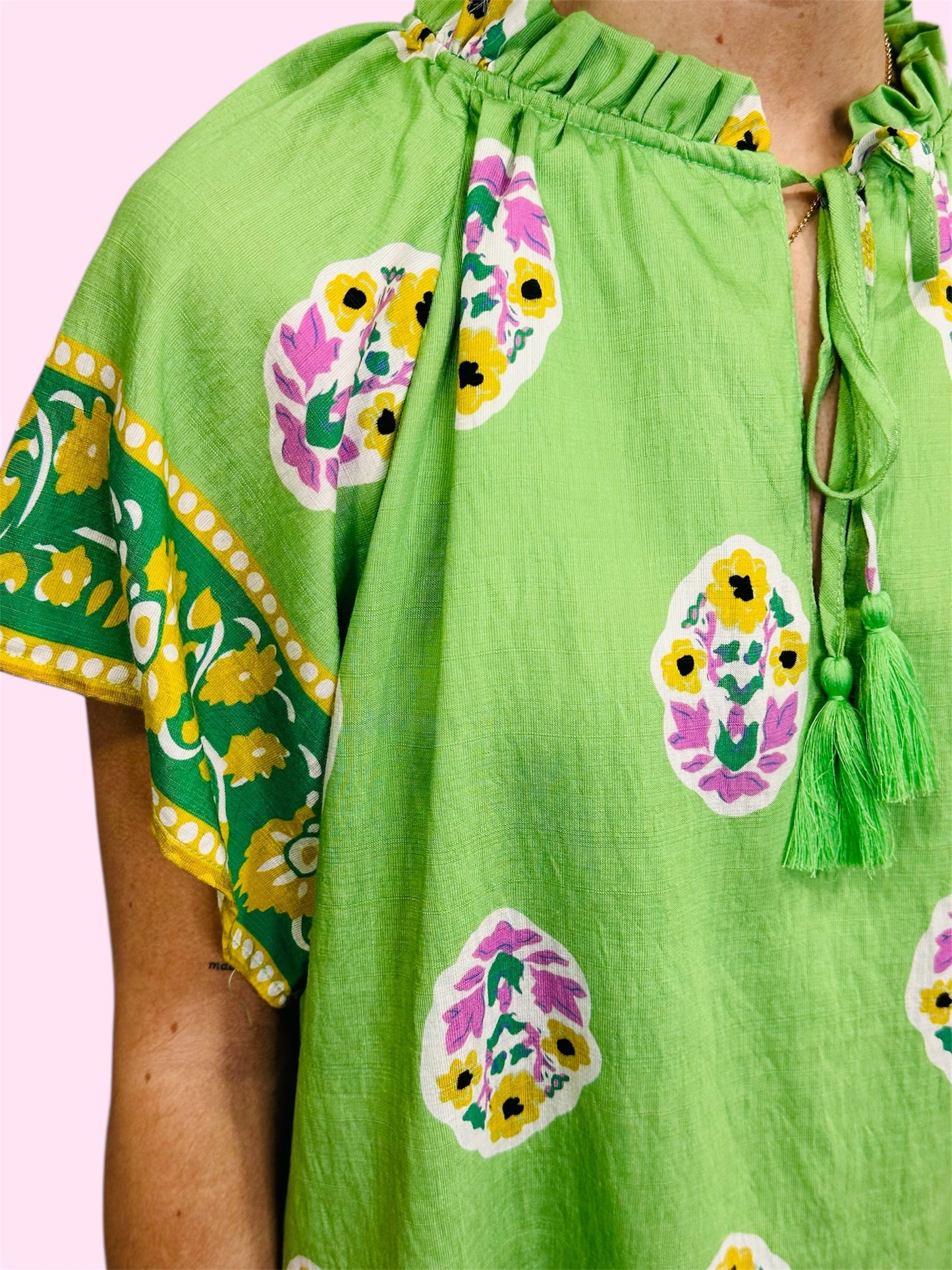 Bloom Border Top